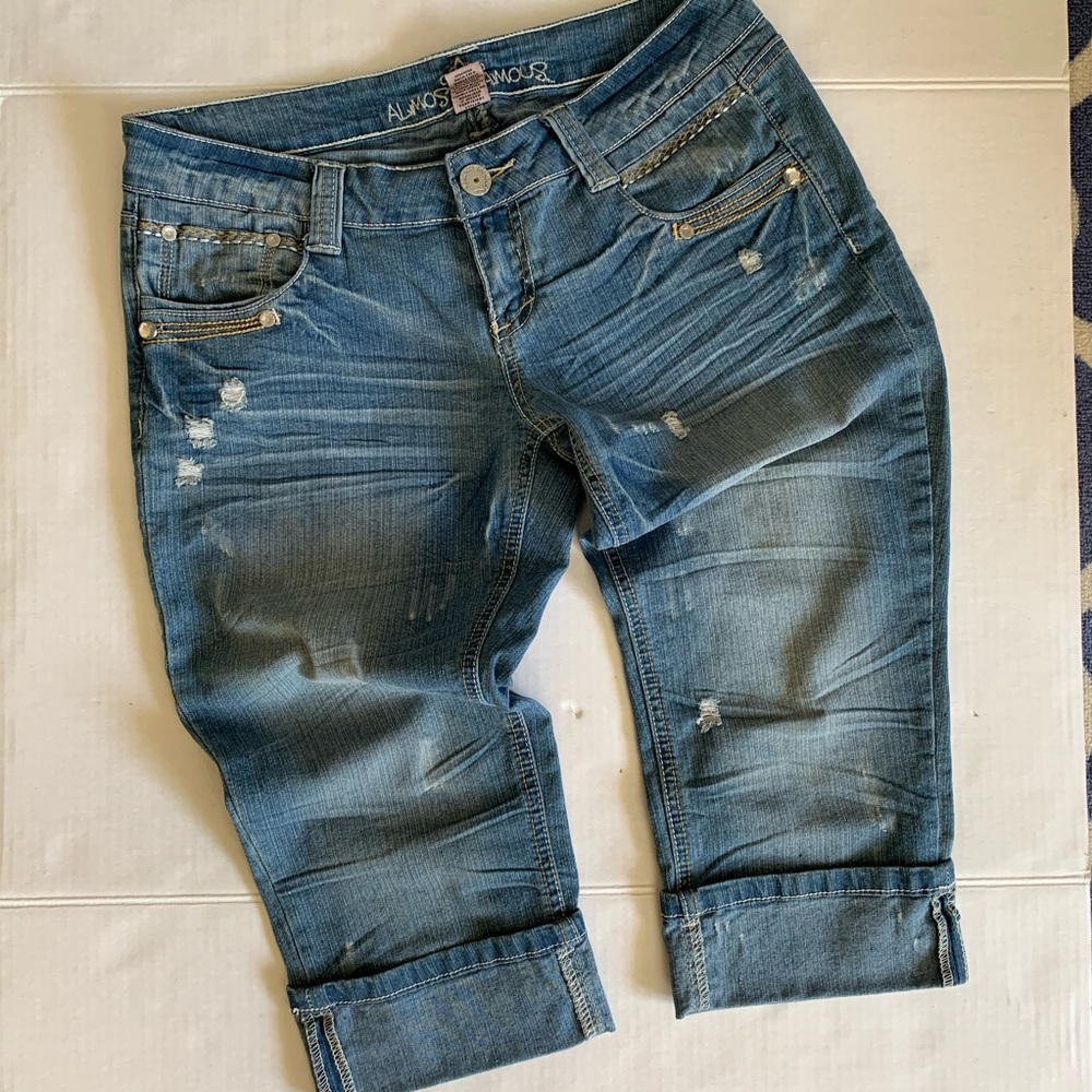 Almost Famous Distressed Capris (B18)